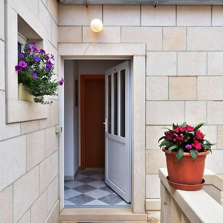 Apartments Katarina ボル エクステリア 写真