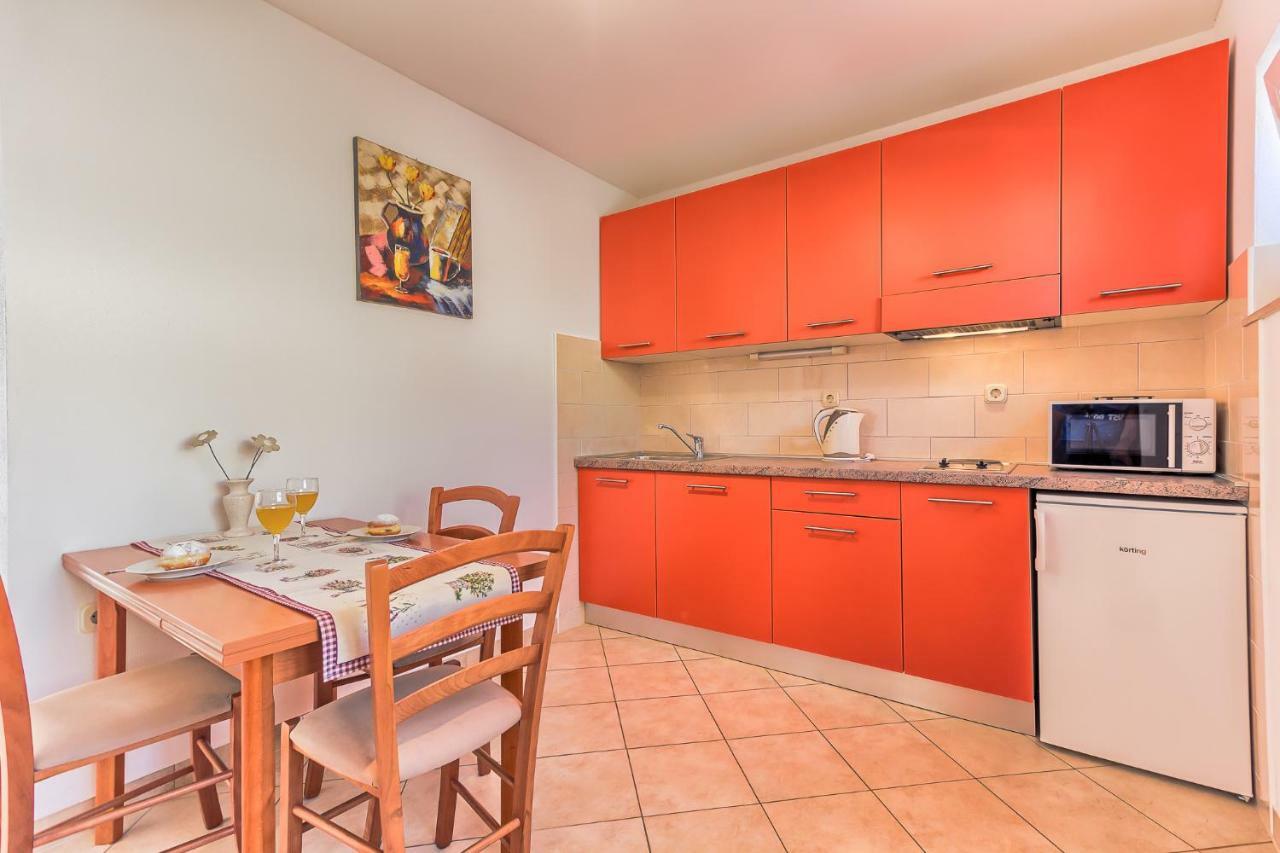 Apartments Katarina ボル エクステリア 写真
