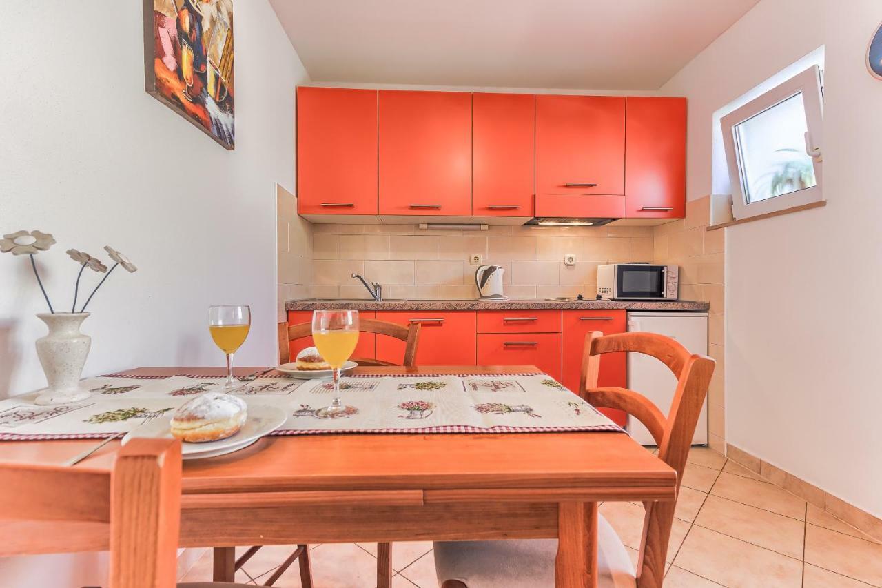 Apartments Katarina ボル エクステリア 写真